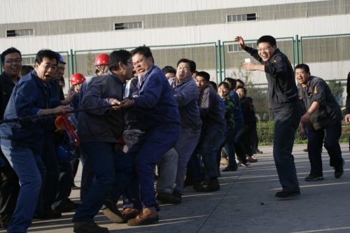 公司職工拔河比賽順利開展