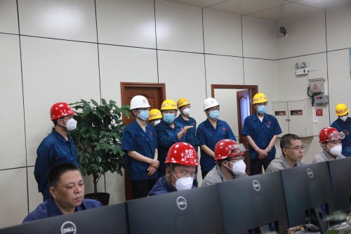 1公司張明榮董事長現場指導_副本.jpg